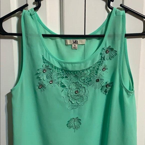 Summer top - Picture 2 of 2